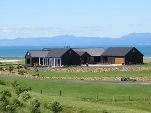 Broadwater Farm Accommodation - 米兰达