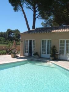 Maisons de vacances Gites Climatises Piscine Chauffee La Balancelle : photos des chambres