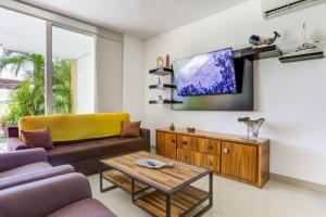 El Tigre, Ibiza Condos with Pool and Golf Views