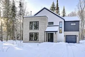 Modern Luxury 4-Bedroom Home by Mont-Tremblant Ski Resort - 蒙特朗布朗