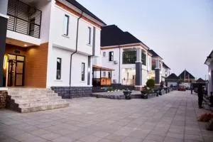 De Mipos Luxury Suites - Rubuchi