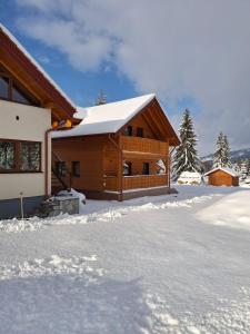 Casutele dintre brazi