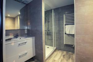 Appartements Le Clos de Tanvol - Parking prive GRATUIT- Terrasse Privee - Climatisation - Caravane Airstream : photos des chambres