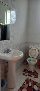 RiverView Retreat - 2 Bed Escape in Linstead