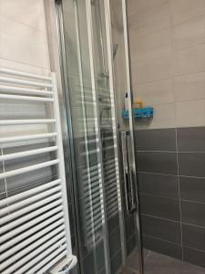 Appartements Duplex 2 chambres proche tram : photos des chambres