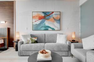 AVA SUITE 37th FLR STRIP VIEW BALCONY Palms Place