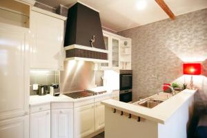 Group Stay, 7 minutes away from Amsterdam!