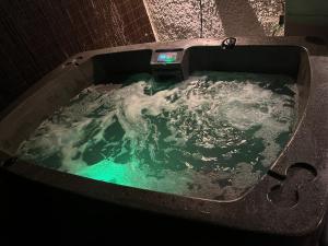 Clover Neuk - Hot Tub - Coorie Doon Stays