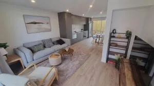 Modern trendy style & comfort - Taieri Mouth