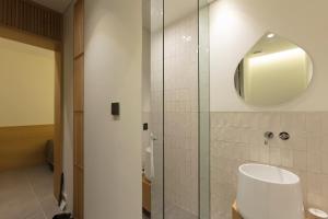 Business Single - No Parking, Non-Smoking