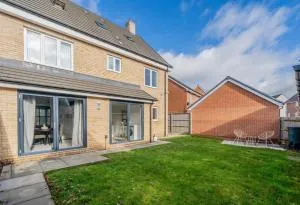 5 Bedroom Detached House in Milton Keynes - Linslade
