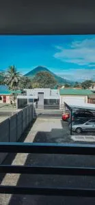 Rooftop and stunning Arenal Volcano views 3 minutes from La Fortuna - Agua Azul