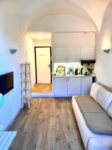 Studios - Menton Old Town - near the beach and shops