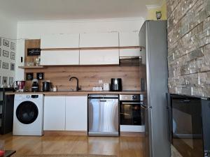 Sunny Mountain View apartment