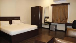 Hotel Somisetty Landmark