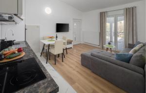 1 Bedroom Lovely Apartment In Novas Vas 