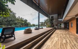 Nature & Pool view Condo 3R3B IOI Resort Putrajaya