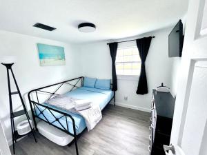 St Augustine Home 3 bdr PetFriendly Fully Fenced Backyard