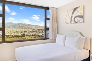 Waikiki Banyan T2-29th 2Double Beds NEW Renovated