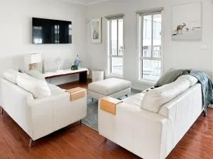 Accessible & Pet-Friendly Coastal Sanctuary Just 50m to Kilcunda Beach and 100m to the Ocean View Hotel The Sticks and Copper Door Kitchen - Woolamai