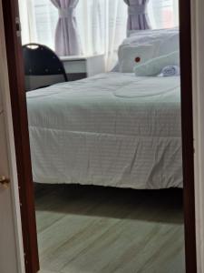 Habitación baño privado garaje moto, Manizales