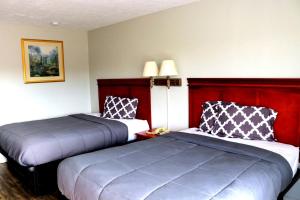 Standard Double Room room in Volunteer Inn at Church Hill