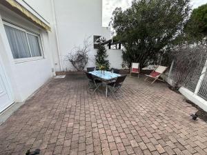 Charmant 2 Pièces avec terrasse et jardin clos, parking inclus - FR-1-731-109