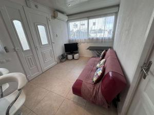 Charmant 2 Pièces avec terrasse et jardin clos, parking inclus - FR-1-731-109