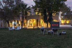 SaffronStays Pristine Manor - 8-BR Udaipur villa with private pool, garden, and event space near Fateh Sagar Lake