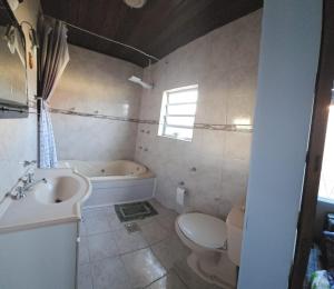 Family Home! Swimming pool, Barbecue