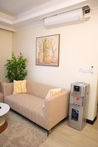 Elegant 3 Bedroom Apartment - 1255 Palm Ridge