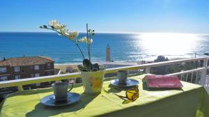 Bianca Seaview & Beach Apartment