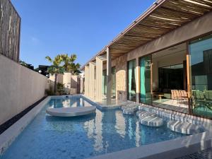 4 bedrooms Luxury Pool Villa Jomtien