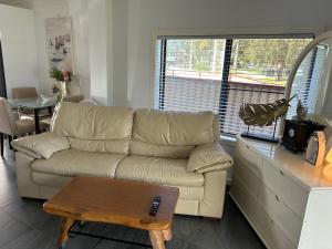 Waters Edge Luxury Lakeside Studio