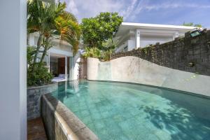 Modern 2BR Villa with Private Pool Prime Location