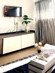 Impact Arena C75fl by GoodRoom24