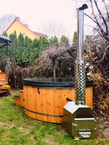 Dolistówka Apartamenty, pole namiotowe, balia z jacuzzi, ogród warzywny dla gości, plac zabaw dla dzieci - Wroceń