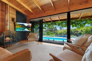 Hil & Jacks Riverfront Cabin, Merrijig Mt Buller