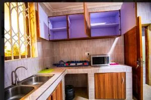 MIKES's AB & B - Pokuase