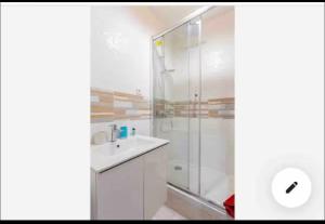 Sejours chez l'habitant Chambre proche aeroport Orly a 3 min du T12 : photos des chambres