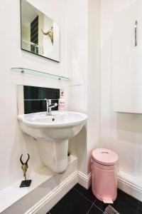 Luxury Seaview Gated Penthouse located near Edinburgh