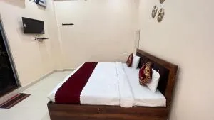 Hotel R K Stay & Palace Near Ram Lalla Temple - 800 Meter Ayodhya - होटल आर के स्टे एंड पैलेस राम लला मंदिर के पास - 800 मीटर अयोध्या- श्री राम जन्मभूमि तीर्थ क्षेत्र - Katra