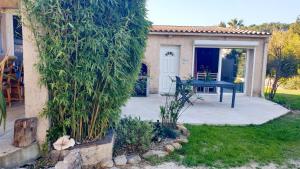 Maisons de vacances studio 33 m2 au calme proche HYERES : photos des chambres