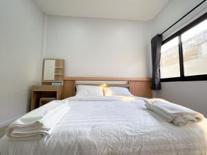 4BR Home with large beds near mall & beaches