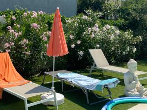 Maisons de vacances Gite climatise avec piscine sur les hauteurs de Bollene : photos des chambres