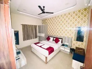 Vinayak shree hotel - Sagor