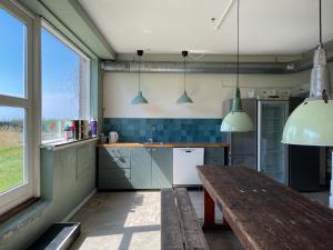 Eventyrligt og rummeligt hus med havudsigt