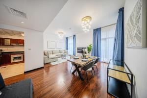 Amazing 1BR apartment near metro station in JLT