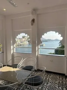 THE WHITE HOUSE On LAKE PICHOLA TWH - 奇陶尔加尔