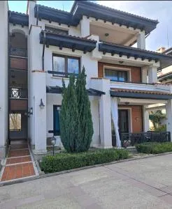 Top Oasis Park Lozenets apartment - Velika